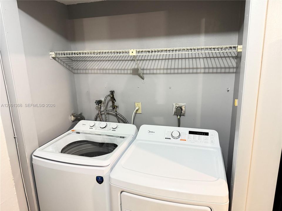 合同活跃: $2,699 (3 贝兹, 2 浴室, 1530 平方英尺)