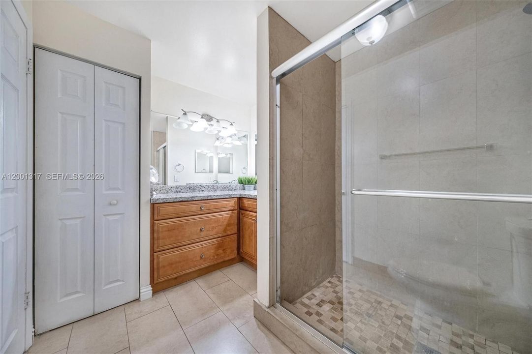 En Venta: $365,000 (3 camas, 2 baños, 1348 Pies cuadrados)