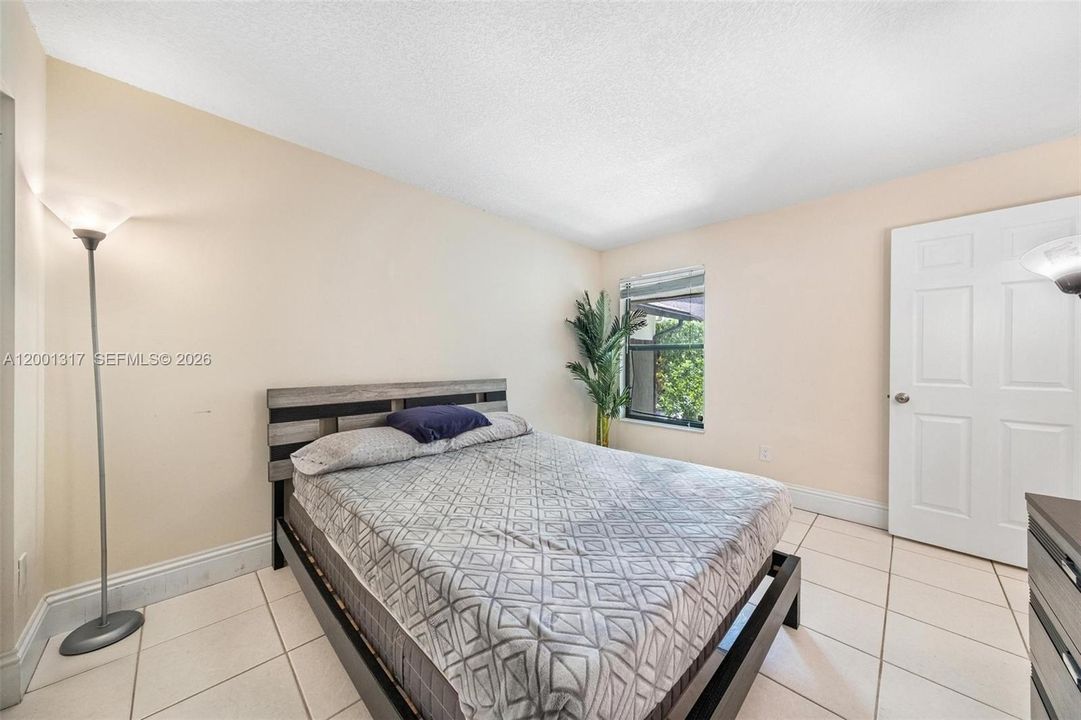 En Venta: $365,000 (3 camas, 2 baños, 1348 Pies cuadrados)