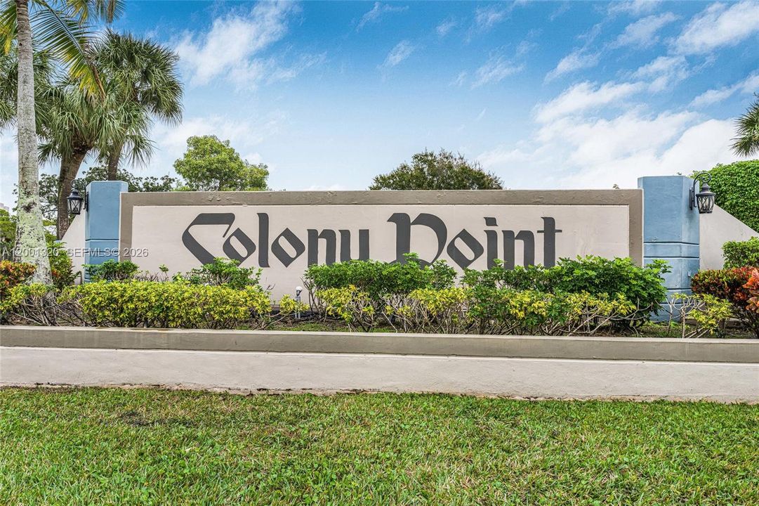 For Sale: $148,900 (2 beds, 2 baths, 1021 Square Feet)