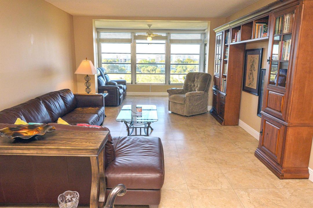 16-livingroom