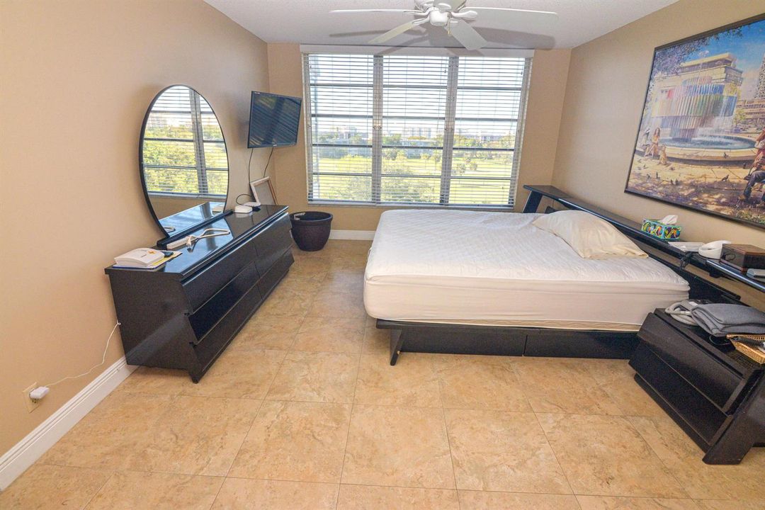 25-bedroom