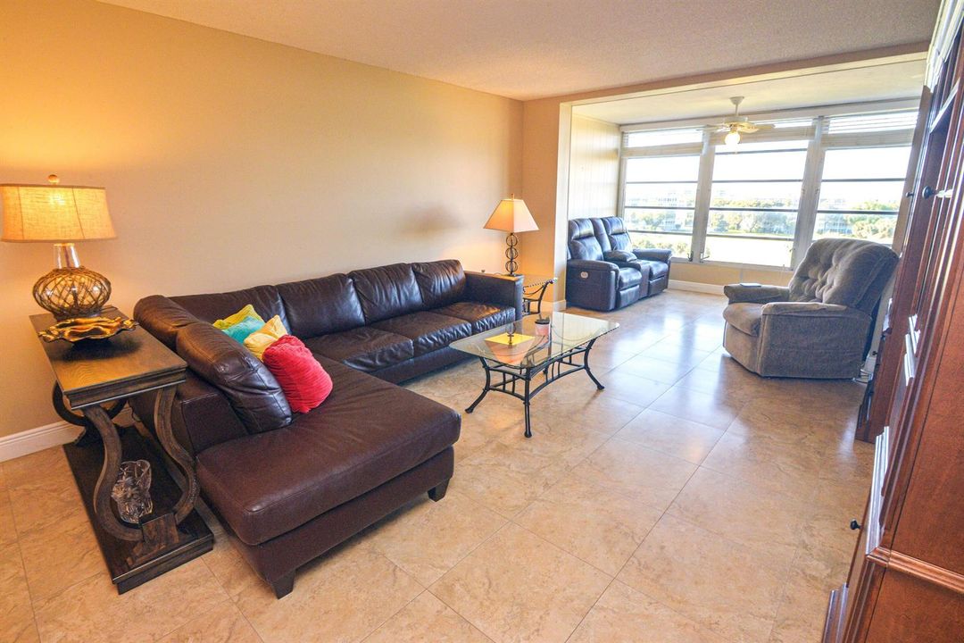 17-livingroom