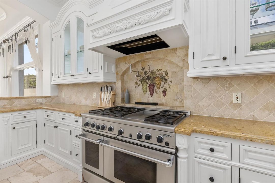 Kitchen 3