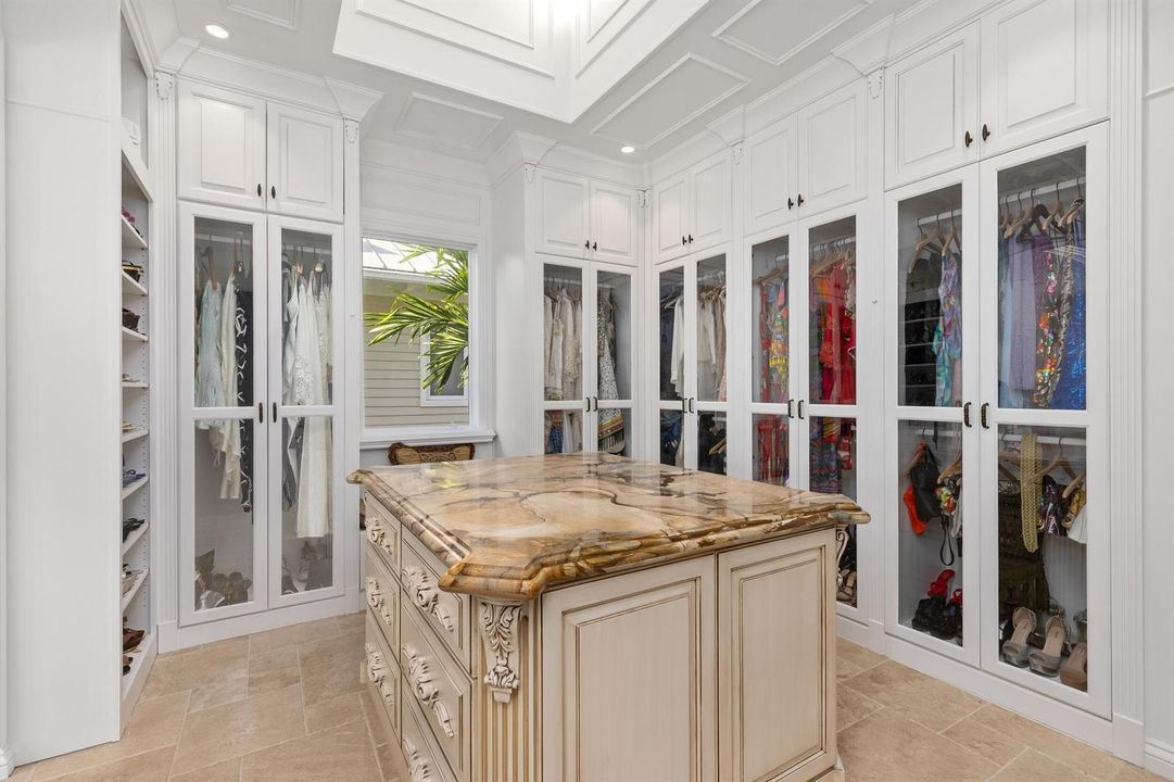 Master Closet 2