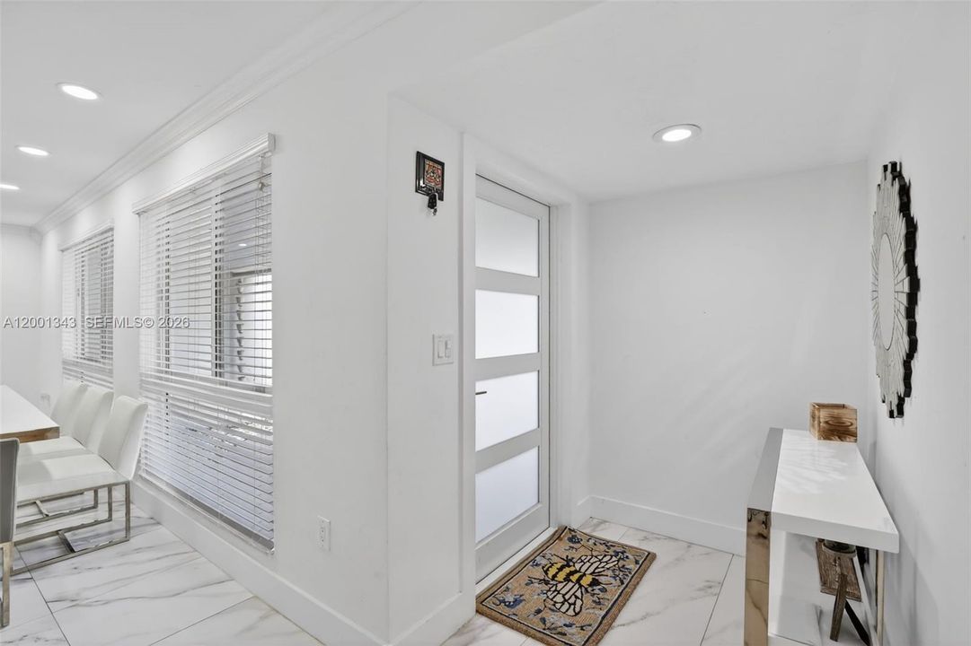 For Sale: $689,000 (3 beds, 2 baths, 1701 Square Feet)
