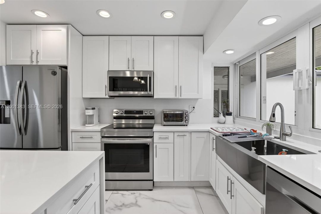 For Sale: $689,000 (3 beds, 2 baths, 1701 Square Feet)