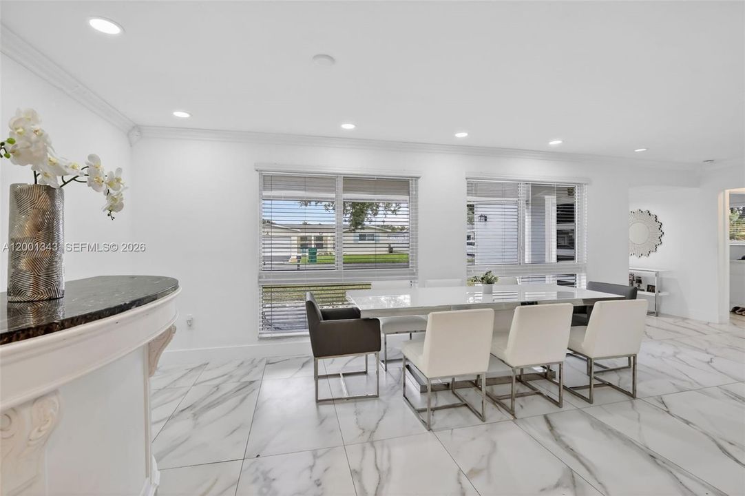 For Sale: $689,000 (3 beds, 2 baths, 1701 Square Feet)