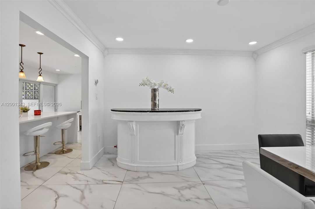 For Sale: $689,000 (3 beds, 2 baths, 1701 Square Feet)