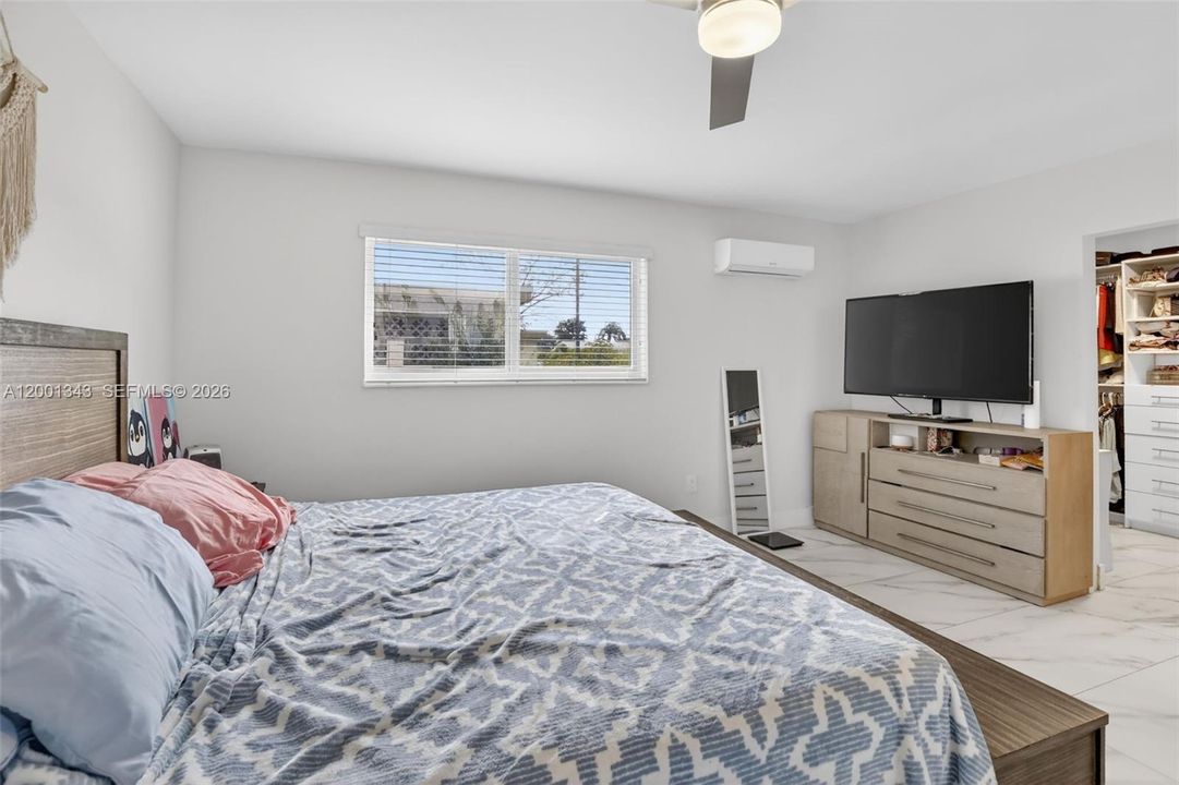 For Sale: $689,000 (3 beds, 2 baths, 1701 Square Feet)