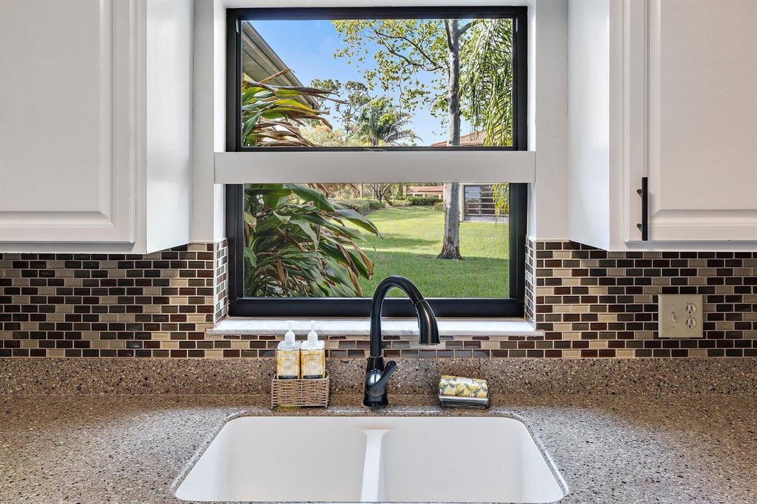 020-671SWSouthRiverDr-105-Stuart-SMALL