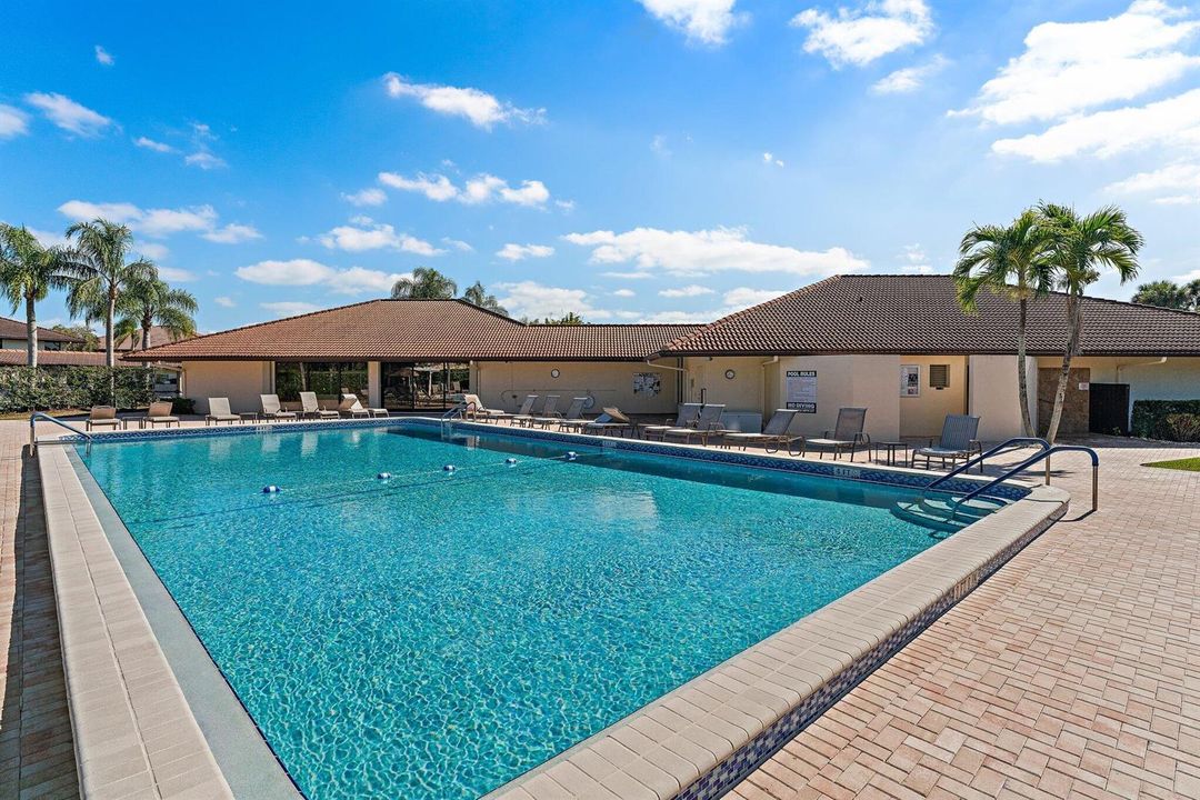 047-671SWSouthRiverDr-105-Stuart-SMALL