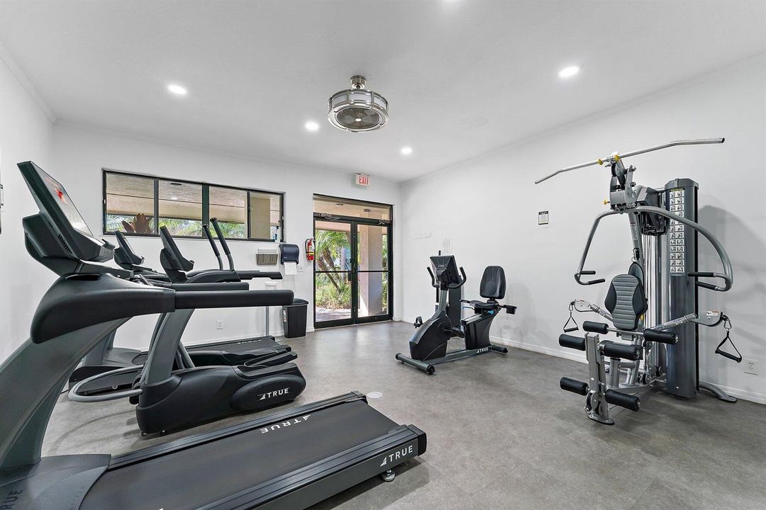 042-671SWSouthRiverDr-105-Stuart-SMALL