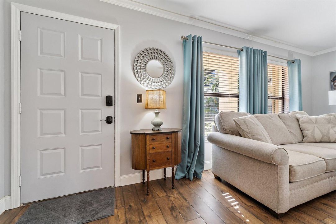 007-671SWSouthRiverDr-105-Stuart-SMALL