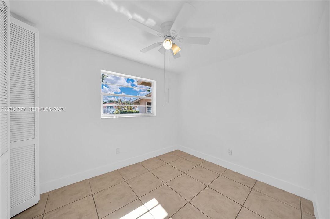 For Sale: $885,000 (5 beds, 3 baths, 2352 Square Feet)