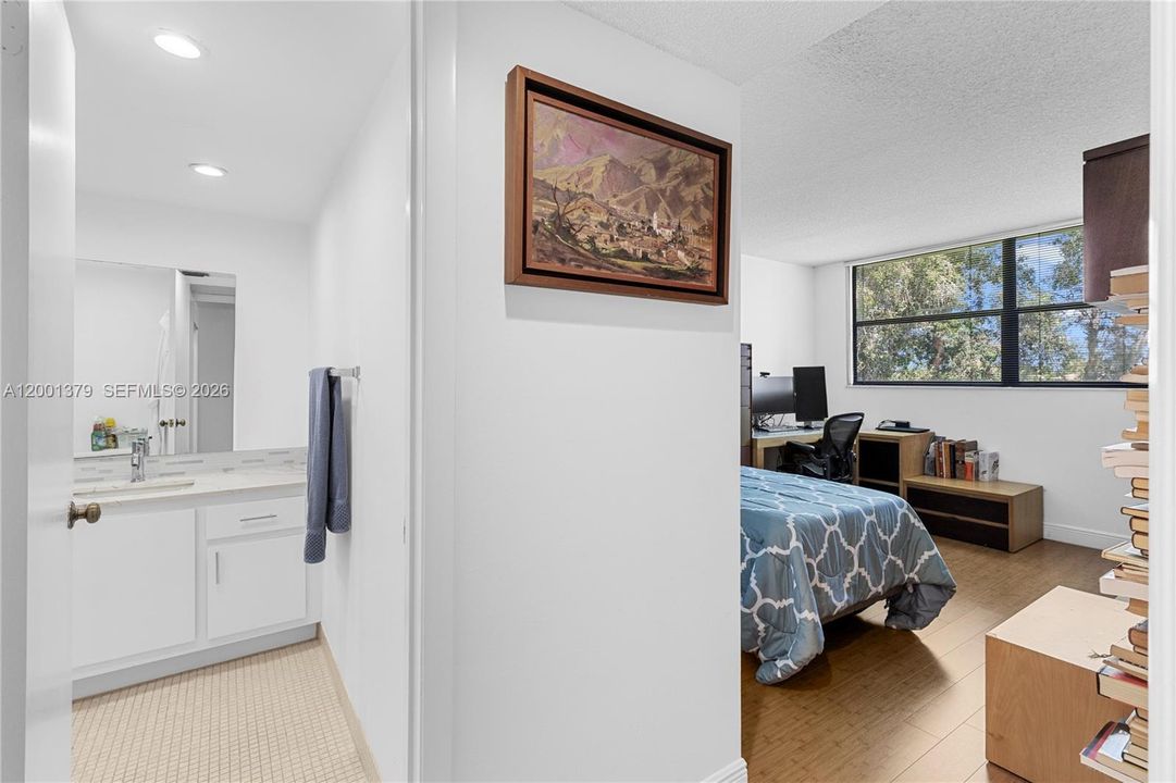En Venta: $335,000 (2 camas, 2 baños, 1235 Pies cuadrados)