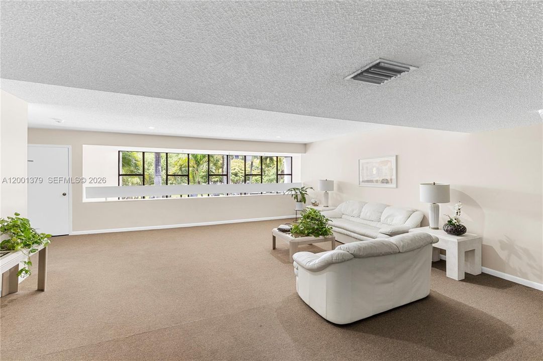 En Venta: $335,000 (2 camas, 2 baños, 1235 Pies cuadrados)