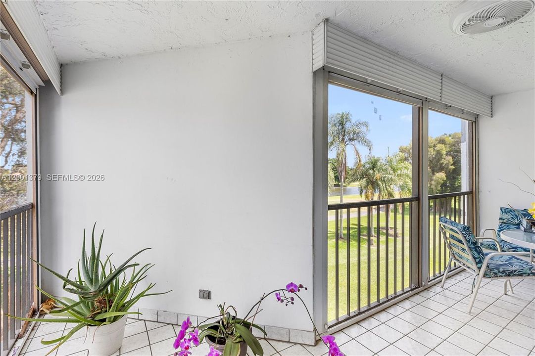 En Venta: $335,000 (2 camas, 2 baños, 1235 Pies cuadrados)