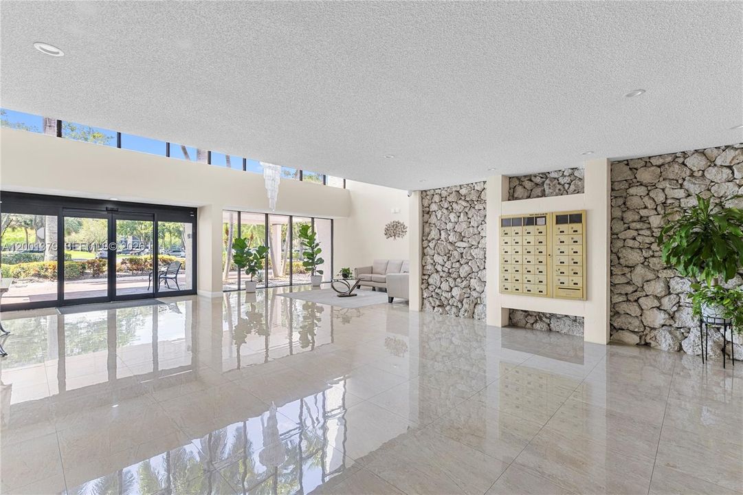 En Venta: $335,000 (2 camas, 2 baños, 1235 Pies cuadrados)