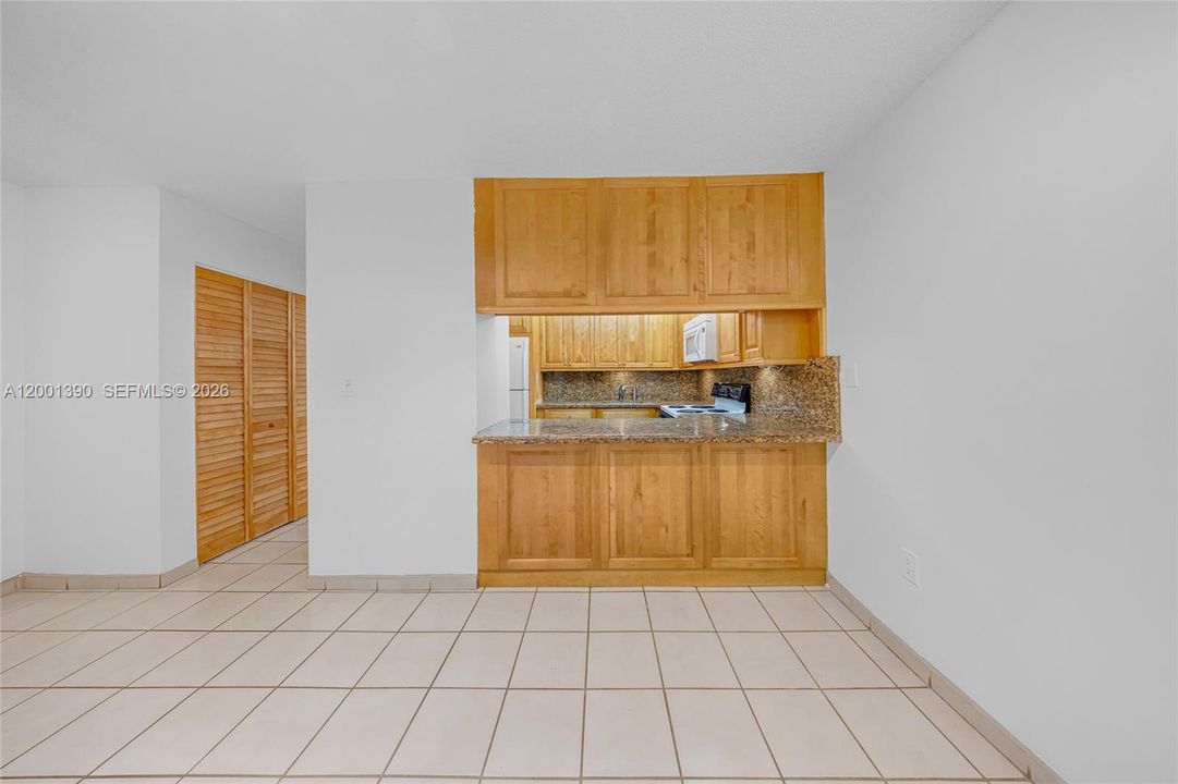 Recently Rented: $3,000 (3 beds, 2 baths, 1254 Square Feet)
