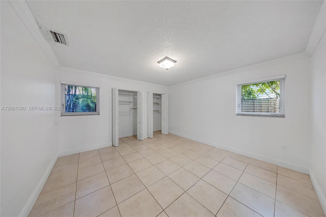 Recently Rented: $3,000 (3 beds, 2 baths, 1254 Square Feet)