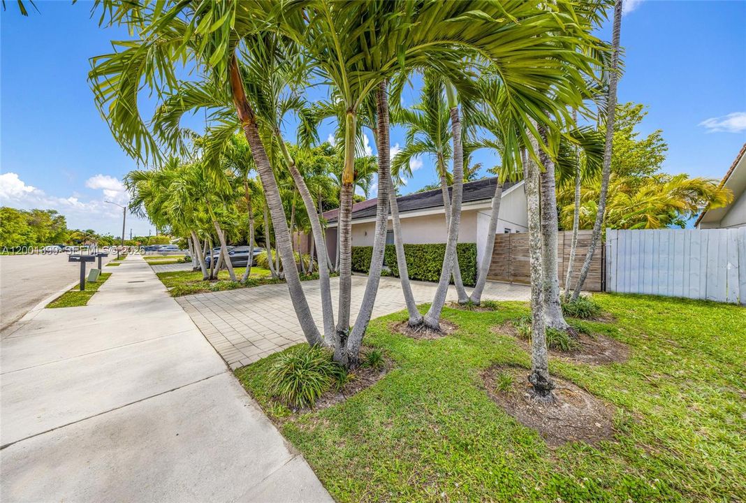 Recently Rented: $3,000 (3 beds, 2 baths, 1254 Square Feet)