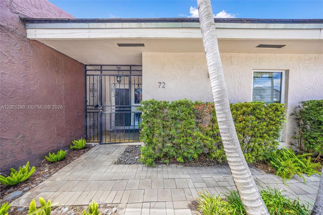 Recently Rented: $3,000 (3 beds, 2 baths, 1254 Square Feet)