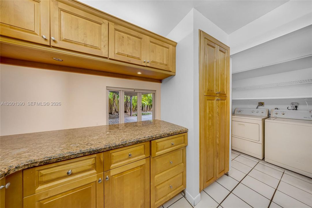 Recently Rented: $3,000 (3 beds, 2 baths, 1254 Square Feet)