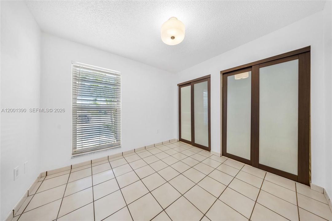 Recently Rented: $3,000 (3 beds, 2 baths, 1254 Square Feet)