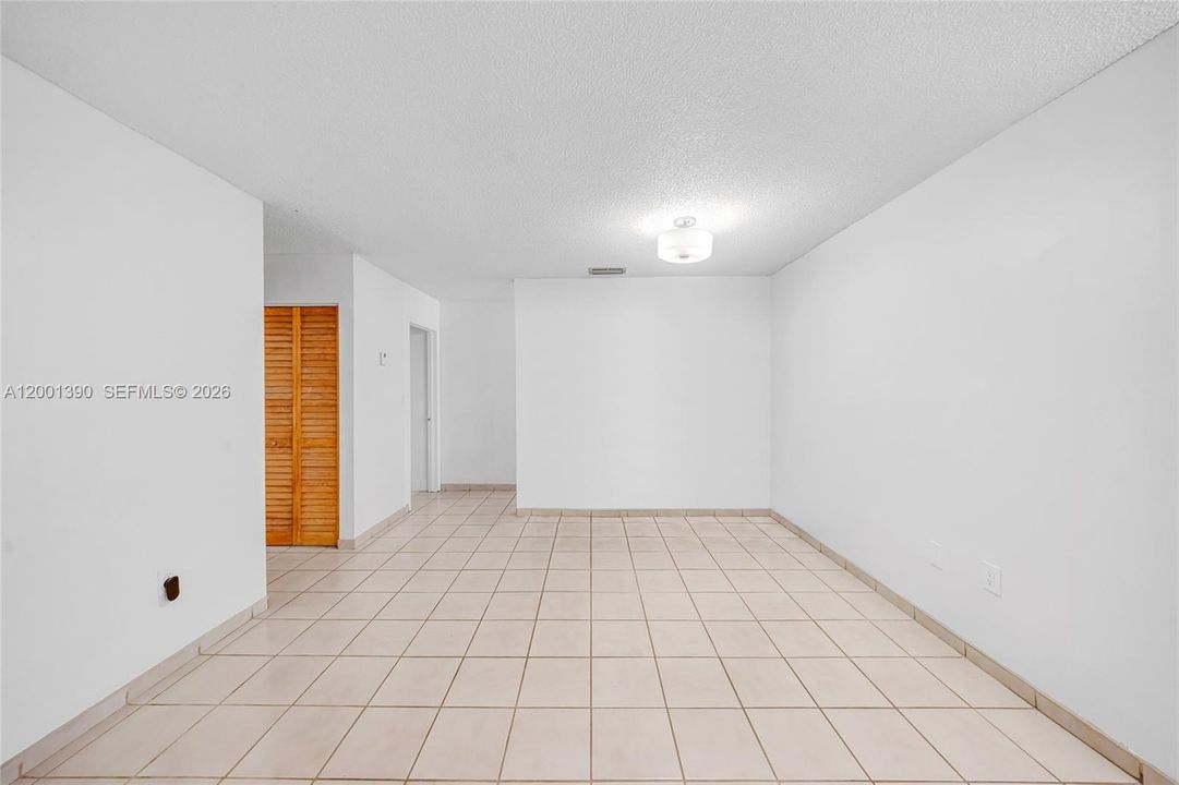 Recently Rented: $3,000 (3 beds, 2 baths, 1254 Square Feet)