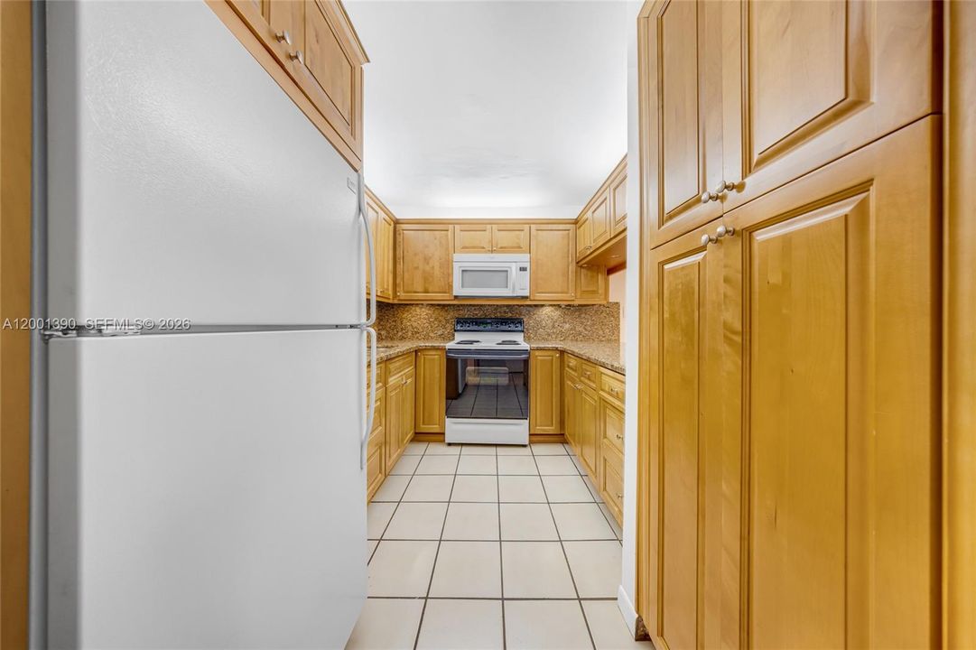 Recently Rented: $3,000 (3 beds, 2 baths, 1254 Square Feet)