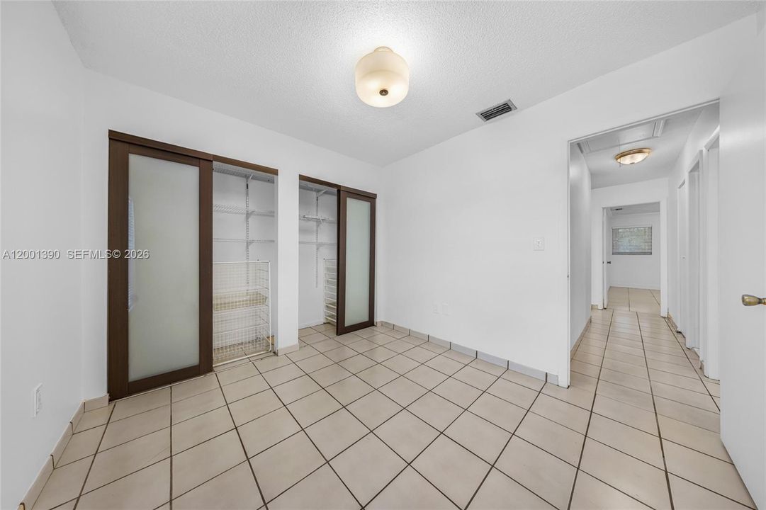 Recently Rented: $3,000 (3 beds, 2 baths, 1254 Square Feet)