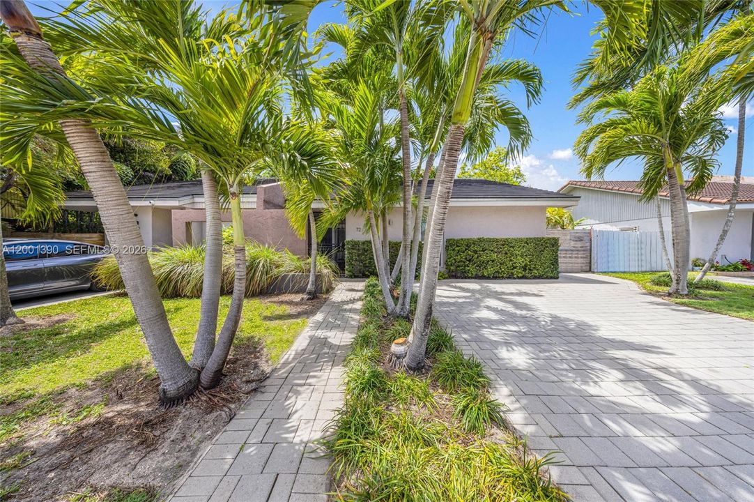 Recently Rented: $3,000 (3 beds, 2 baths, 1254 Square Feet)