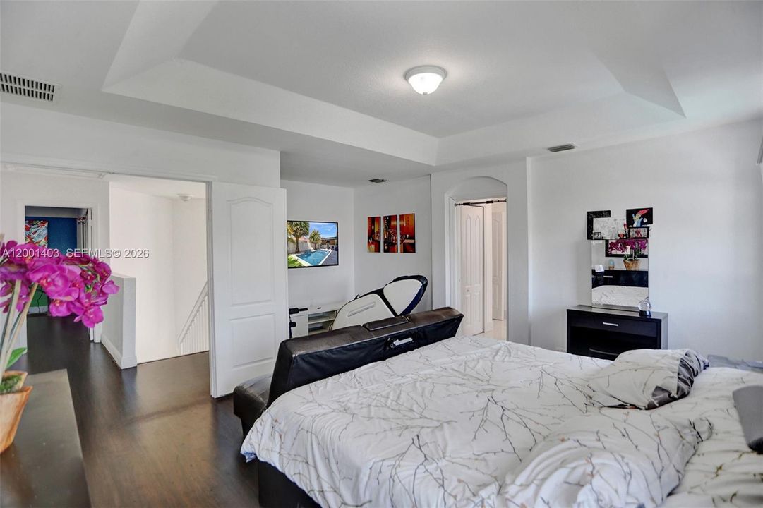 Active With Contract: $730,000 (4 beds, 3 baths, 2581 Square Feet)