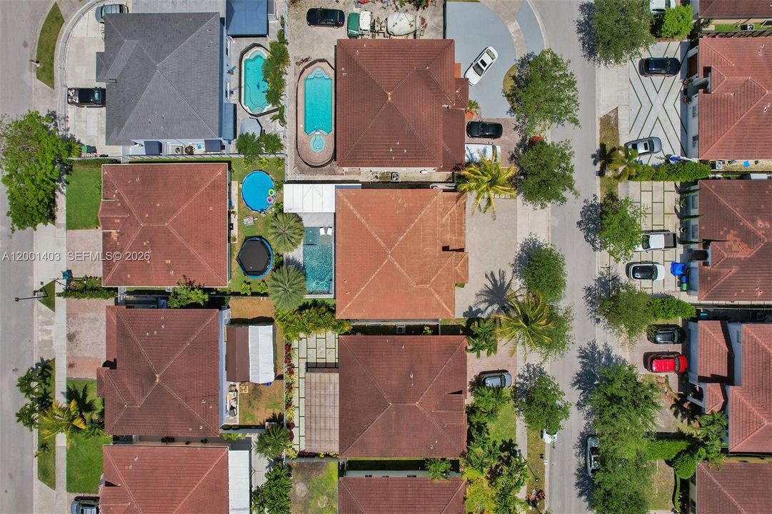 Active With Contract: $730,000 (4 beds, 3 baths, 2581 Square Feet)