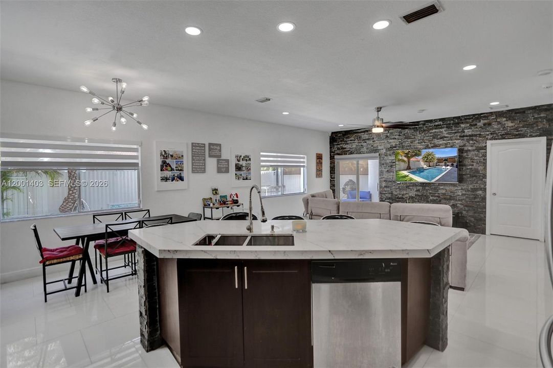 Active With Contract: $730,000 (4 beds, 3 baths, 2581 Square Feet)