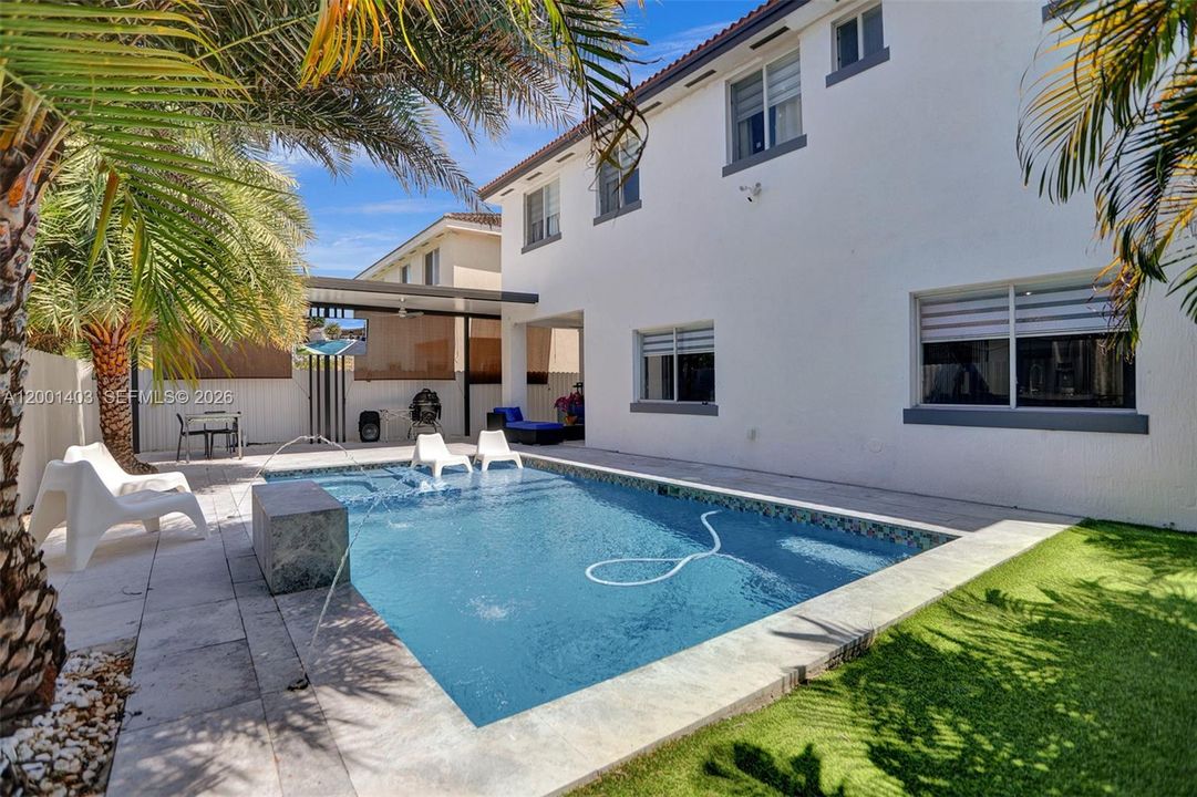 Active With Contract: $730,000 (4 beds, 3 baths, 2581 Square Feet)