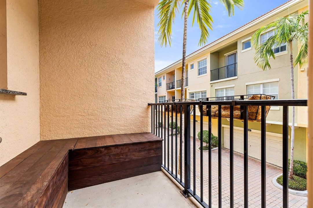 057-2715RavellaWay-PalmBeachGardens-SMAL