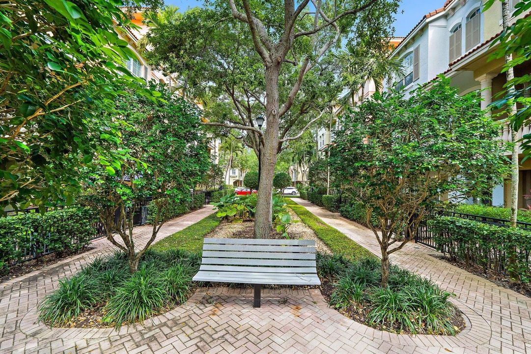 028-2715RavellaWay-PalmBeachGardens-SMAL
