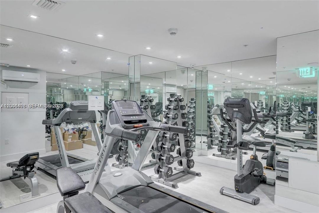 Activo con contrato: $5,600 (2 camas, 2 baños, 1019 Pies cuadrados)