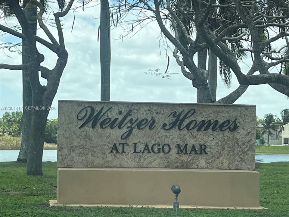 Activo con contrato: $599,000 (4 camas, 2 baños, 2135 Pies cuadrados)