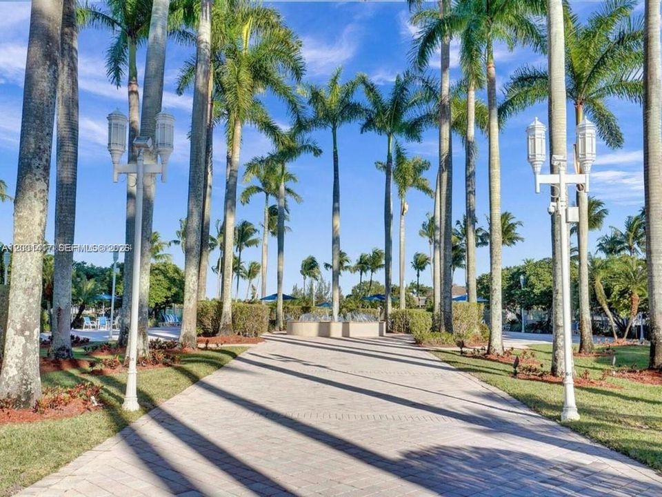 Active With Contract: $3,100 (3 beds, 2 baths, 1398 Square Feet)