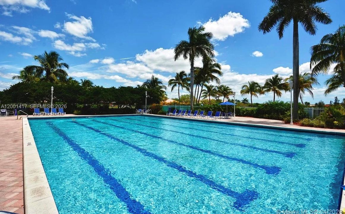 Active With Contract: $3,100 (3 beds, 2 baths, 1398 Square Feet)