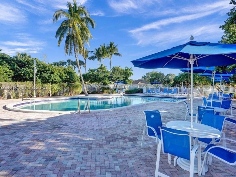 Active With Contract: $3,100 (3 beds, 2 baths, 1398 Square Feet)