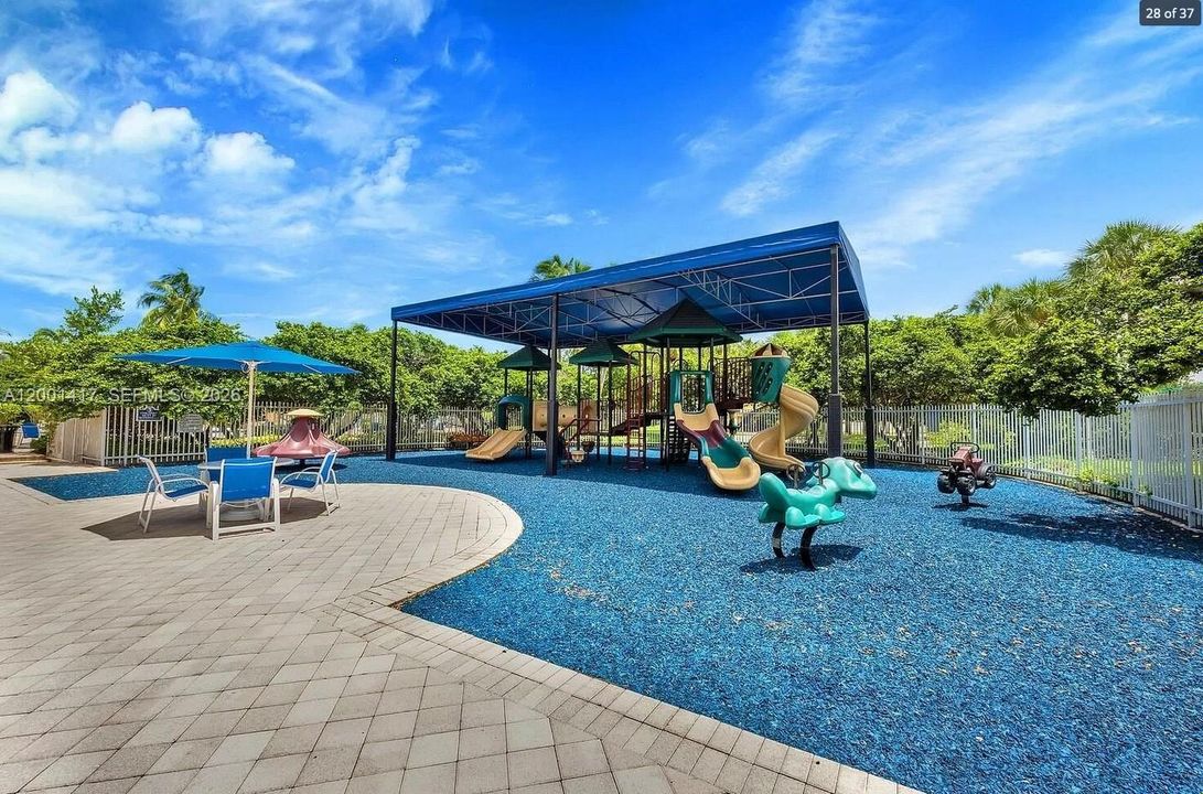 Active With Contract: $3,100 (3 beds, 2 baths, 1398 Square Feet)