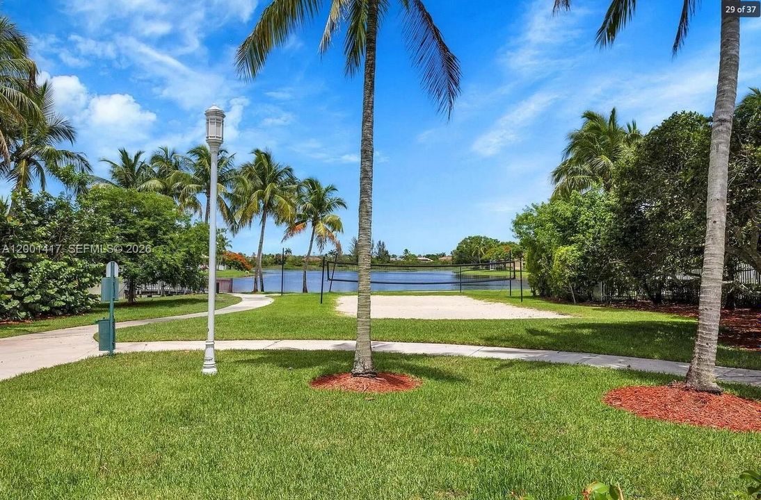 Active With Contract: $3,100 (3 beds, 2 baths, 1398 Square Feet)