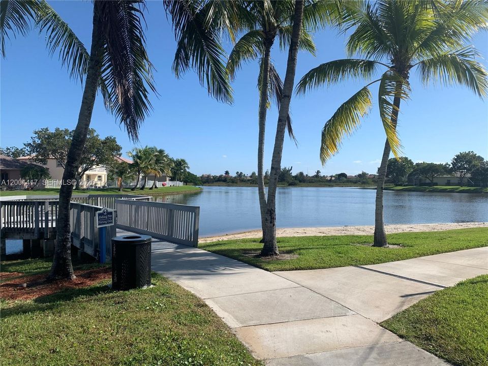 Active With Contract: $3,100 (3 beds, 2 baths, 1398 Square Feet)
