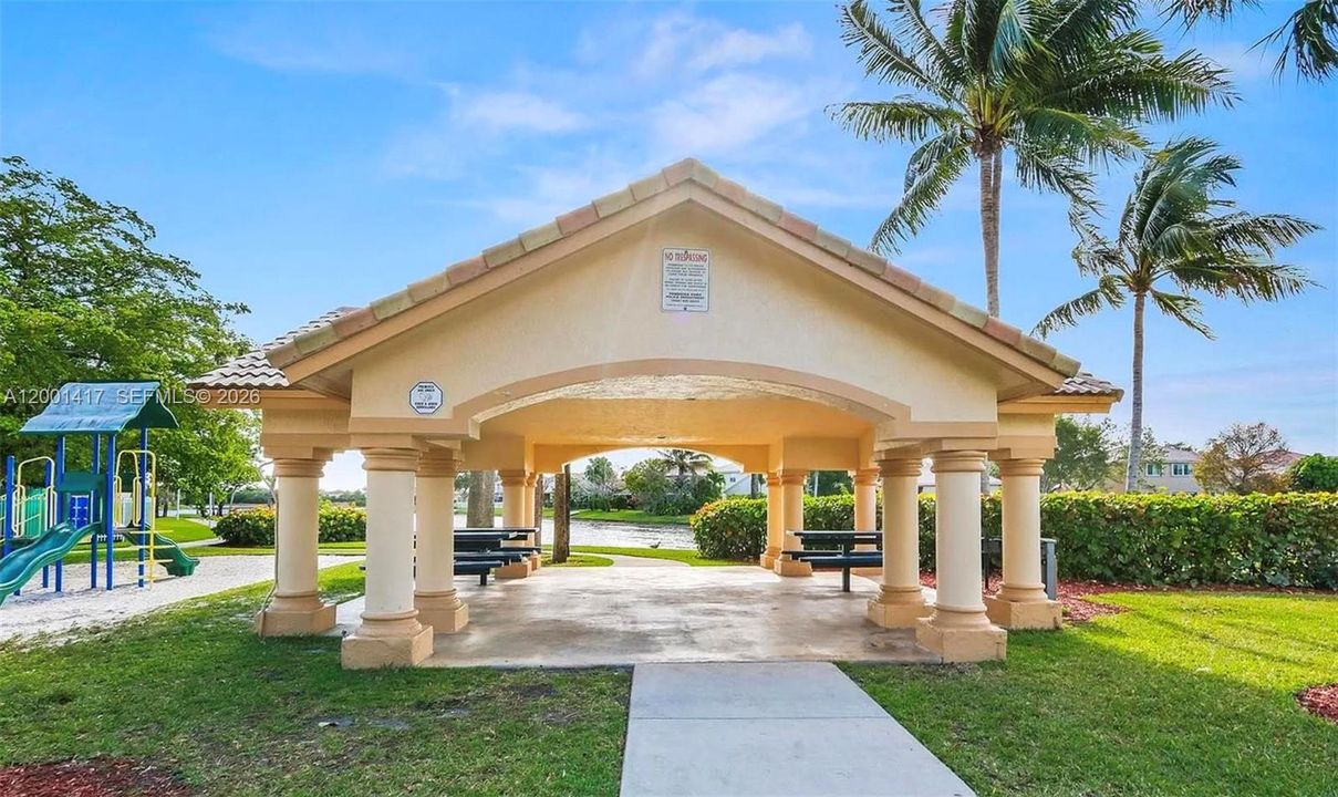Active With Contract: $3,100 (3 beds, 2 baths, 1398 Square Feet)
