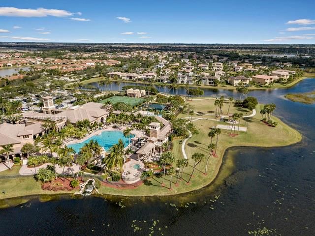 Active With Contract: $4,100 (3 beds, 2 baths, 1606 Square Feet)