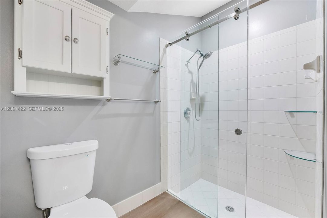Active With Contract: $4,100 (3 beds, 2 baths, 1606 Square Feet)